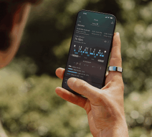 Person looking at Sleep Graph on the Oura App