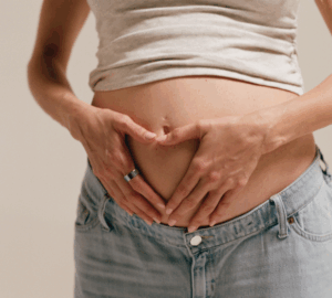 Pregnant Woman Wearing Oura Ring 4