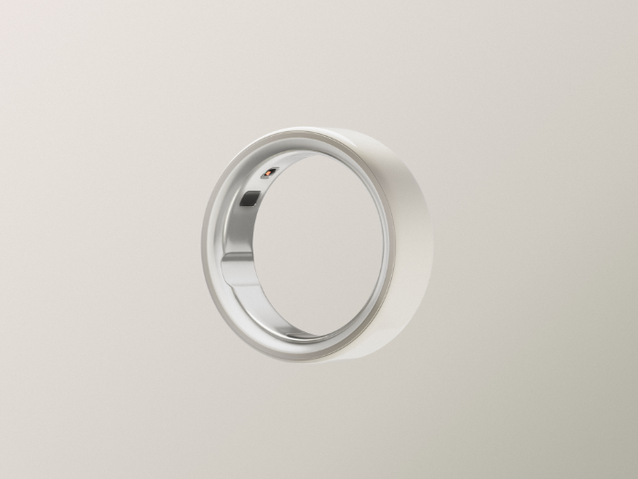 Oura Ring 4 Ceramic - Cloud
